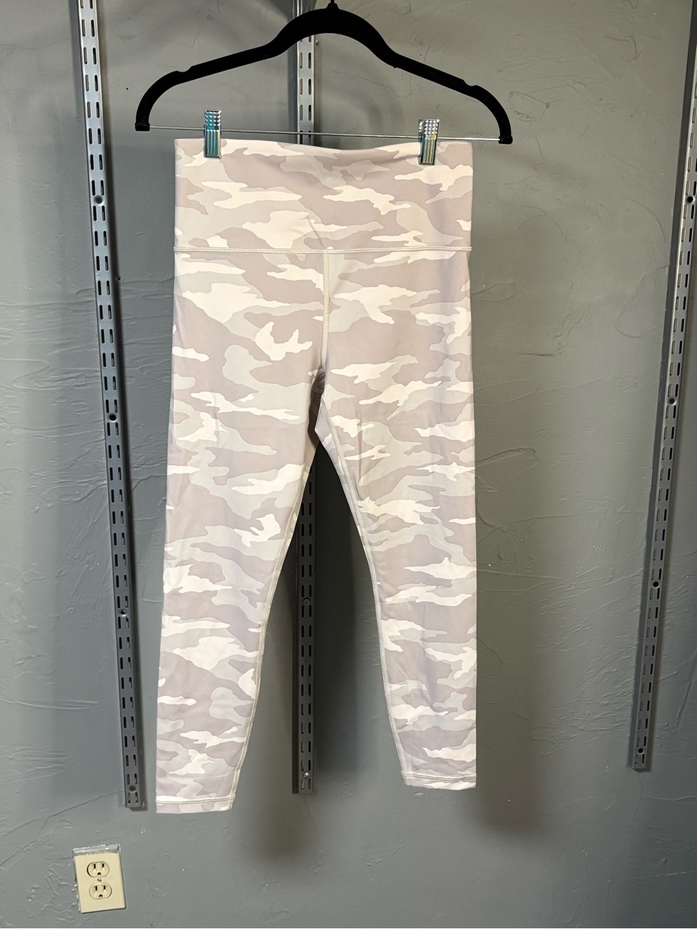 Athleta High-Waist Camo Leggings - Light Gray & White